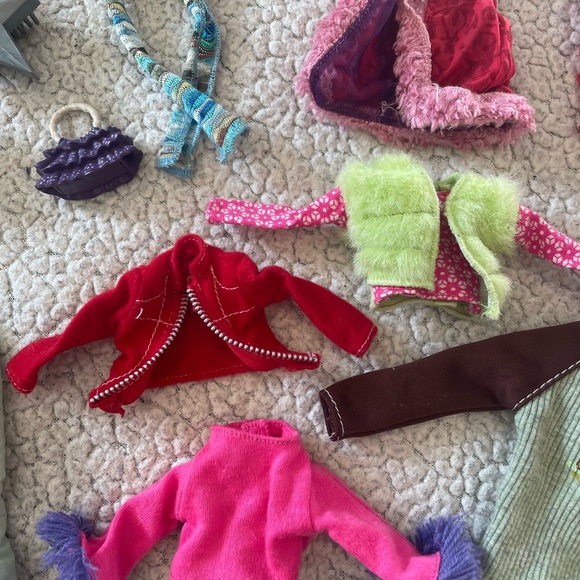 Bratz Clothing Lot - Picture 5 of 7
